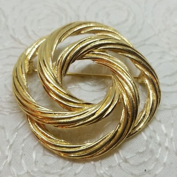 Monet Swirl Brooch Pin Open Gold Tone Circle - Picture 2 of 9